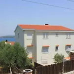 شقة In - Insel Pasman 53913 تكون