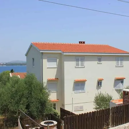 アパート In - Insel Pasman 53913 *